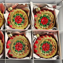 Lade das Bild in den Galerie-Viewer, 6 mundgeblasene Reflexkugeln / rot glänzend 6 cm / bunte Reflexe Mundgeblasene Weihnachtskugel Kunsthandel Rueckeshaeuser