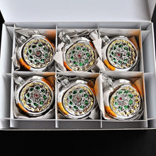 Lade das Bild in den Galerie-Viewer, 6 mundgeblasene Reflexkugeln / silber glänzend 6 cm / farbige Reflexe Mundgeblasene Weihnachtskugel Kunsthandel Rueckeshaeuser