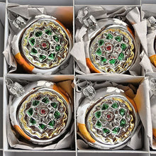 Lade das Bild in den Galerie-Viewer, 6 mundgeblasene Reflexkugeln / silber glänzend 6 cm / farbige Reflexe Mundgeblasene Weihnachtskugel Kunsthandel Rueckeshaeuser