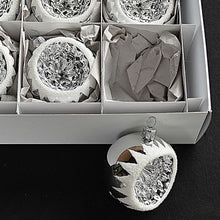 Lade das Bild in den Galerie-Viewer, 6 mundgeblasene Reflexkugeln / silber glänzend 6 cm Mundgeblasene Weihnachtskugel Kunsthandel Rueckeshaeuser