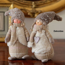 Lade das Bild in den Galerie-Viewer, Allerliebstes Winterkind mit Herz Mundgeblasener Weihnachtsschmuck Kunsthandel Rueckeshaeuser