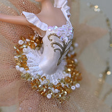 Lade das Bild in den Galerie-Viewer, Ballerina in rosa Tüllröckchen / ein Bein nach oben Weihnachtsbaumschmuck Kunsthandel Rueckeshaeuser