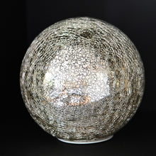 Lade das Bild in den Galerie-Viewer, Beleuchtete Crackle-Glaskugel, LED, 19,5 cm Weihnachtsdekoration Kunsthandel Rueckeshaeuser