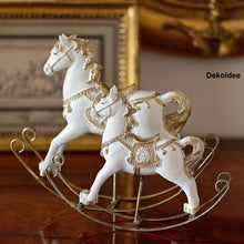 Lade das Bild in den Galerie-Viewer, Bezauberndes Schaukelpferdchen, creme/gold, 18 cm Weihnachtsdekoration Kunsthandel Rueckeshaeuser