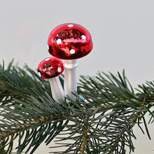 Lade das Bild in den Galerie-Viewer, Doppel-Fliegenpilz aus Glas auf Clip Weihnachtsbaumschmuck Kunsthandel Rueckeshaeuser