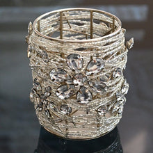 Lade das Bild in den Galerie-Viewer, Edles Windlicht mit funkelnden Schneeflocken Windlicht Kunsthandel Rueckeshaeuser