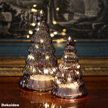 Lade das Bild in den Galerie-Viewer, Eleganter Glasweihnachtsbaum mit LED-Beleuchtung - Dark Oak - Höhe 16,5 cm Weihnachtsdekoration Kunsthandel Rueckeshaeuser