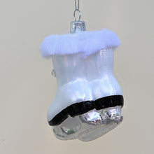 Lade das Bild in den Galerie-Viewer, Exklusive Schlittschuhe Mundgeblasener Weihnachtsschmuck Kunsthandel Rueckeshaeuser