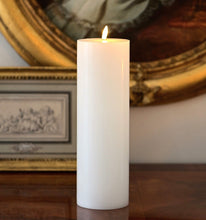 Lade das Bild in den Galerie-Viewer, Exquisite LED Kerze mit Fernsteuerung, Höhe 32 cm Kerzen Kunsthandel Rueckeshaeuser