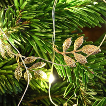 Lade das Bild in den Galerie-Viewer, Exquisite Lichterkette mit gefiederten, goldenen Blättern Weihnachtsdekoration Kunsthandel Rueckeshaeuser