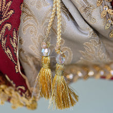 Lade das Bild in den Galerie-Viewer, Fliegender Engel nach rechts schauend Weihnachtsdekoration Kunsthandel Rueckeshaeuser