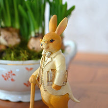 Lade das Bild in den Galerie-Viewer, Gentlemen Hase mit Büchern Osterdekoration Kunsthandel Rueckeshaeuser