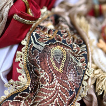 Lade das Bild in den Galerie-Viewer, Große heilige Familie im Stil neapolitanischer Krippenfiguren Weihnachtsdekoration Kunsthandel Rueckeshaeuser