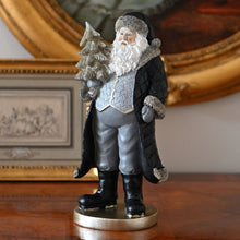 Lade das Bild in den Galerie-Viewer, Großer Santa mit Weihnachtsbaum, Höhe XX cm Mundgeblasener Weihnachtsschmuck Kunsthandel Rueckeshaeuser