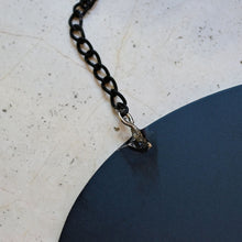 Lade das Bild in den Galerie-Viewer, Has, Has, Osterhas für einen dekorativen Auftritt Osterdekoration Kunsthandel Rueckeshaeuser