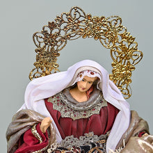 Lade das Bild in den Galerie-Viewer, Heilige Familie im Stil neapolitanischer Krippenfiguren Weihnachtsdekoration Kunsthandel Rueckeshaeuser