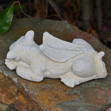 Lade das Bild in den Galerie-Viewer, Kleiner, schlafender Drache aus Steinguss Gartendekoration Kunsthandel Rueckeshaeuser