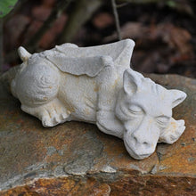 Lade das Bild in den Galerie-Viewer, Kleiner, schlafender Drache aus Steinguss Gartendekoration Kunsthandel Rueckeshaeuser