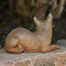 Lade das Bild in den Galerie-Viewer, Kleines Kätzchen aus Gusseisen Gartendekoration Kunsthandel Rueckeshaeuser