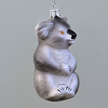 Lade das Bild in den Galerie-Viewer, Koala Mundgeblasener Weihnachtsschmuck Kunsthandel Rueckeshaeuser