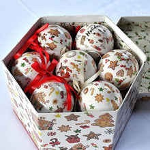 Lade das Bild in den Galerie-Viewer, Kugelbox "Lebkuchenmann" mit 14 Kugeln Weihnachtskugel Kunsthandel Rueckeshaeuser