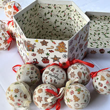 Lade das Bild in den Galerie-Viewer, Kugelbox "Lebkuchenmann" mit 14 Kugeln Weihnachtskugel Kunsthandel Rueckeshaeuser