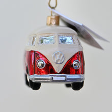 Lade das Bild in den Galerie-Viewer, Legendärer, weihnachtlicher VW Bus "Bulli" Mundgeblasener Weihnachtsschmuck Kunsthandel Rueckeshaeuser