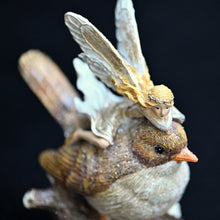 Lade das Bild in den Galerie-Viewer, Märchenhafte Fee auf einem Vogel liegend Weihnachtsbaumschmuck Kunsthandel Rueckeshaeuser