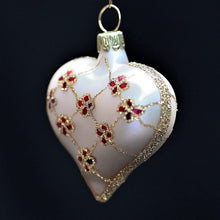 Lade das Bild in den Galerie-Viewer, Mundgeblasenes Herz aus Lauscha champagner Mundgeblasener Weihnachtsschmuck Kunsthandel Rueckeshaeuser