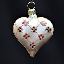 Lade das Bild in den Galerie-Viewer, Mundgeblasenes Herz aus Lauscha champagner Mundgeblasener Weihnachtsschmuck Kunsthandel Rueckeshaeuser
