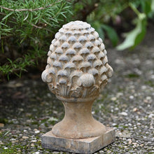 Lade das Bild in den Galerie-Viewer, Pinienzapfen aus Stein Gartendekoration Kunsthandel Rueckeshaeuser