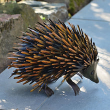 Lade das Bild in den Galerie-Viewer, Reizender Igel Gartendekoration Kunsthandel Rueckeshaeuser