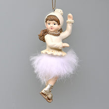 Lade das Bild in den Galerie-Viewer, Schlittschuhmädchen eine Pirouette drehend Weihnachtsbaumschmuck Kunsthandel Rueckeshaeuser