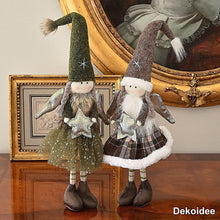 Lade das Bild in den Galerie-Viewer, Stehendes Weihnachtsengelchen im grünen Röckchen und mit grünem Hut Weihnachtsdekoration Kunsthandel Rueckeshaeuser