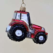 Lade das Bild in den Galerie-Viewer, Traktor rot Mundgeblasener Weihnachtsschmuck Kunsthandel Rueckeshaeuser