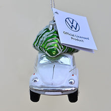 Lade das Bild in den Galerie-Viewer, Weißer VW Käfer mit Weihnachtsbaum Mundgeblasener Weihnachtsschmuck Kunsthandel Rueckeshaeuser