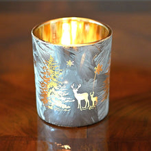 Lade das Bild in den Galerie-Viewer, Windlicht Hirsche, Eislack, Höhe 10 cm Windlicht Kunsthandel Rueckeshaeuser