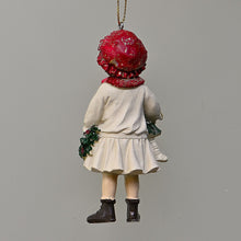 Lade das Bild in den Galerie-Viewer, Winterkinder / Mädchen mit Puppe und Kranz Weihnachtsbaumschmuck Kunsthandel Rueckeshaeuser