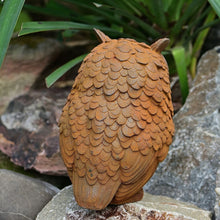 Lade das Bild in den Galerie-Viewer, Wunderschöne Eule aus Gusseisen Gartendekoration Kunsthandel Rueckeshaeuser