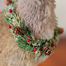 Lade das Bild in den Galerie-Viewer, Wunderschönes, naturalistisches, kleines Rentier nach rechts schauend Weihnachtsdekoration Kunsthandel Rueckeshaeuser