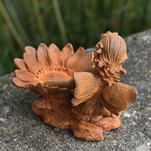 Lade das Bild in den Galerie-Viewer, Zauberhafte Fee mit Blütenschale Gartendekoration Kunsthandel Rueckeshaeuser