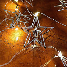 Lade das Bild in den Galerie-Viewer, Zauberhafte LED Lichterkette Sterne, silber Weihnachtsdekoration Kunsthandel Rueckeshaeuser