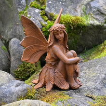 Lade das Bild in den Galerie-Viewer, Zauberhafte sitzende Fee Gartendekoration Kunsthandel Rueckeshaeuser