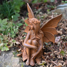 Lade das Bild in den Galerie-Viewer, Zauberhafte sitzende Fee Gartendekoration Kunsthandel Rueckeshaeuser