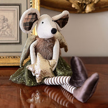 Lade das Bild in den Galerie-Viewer, Zauberhafte Weihnachtsmaus im grünen Röckchen Mundgeblasener Weihnachtsschmuck Kunsthandel Rueckeshaeuser