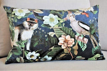 Lade das Bild in den Galerie-Viewer, 2 Kissenhüllen "Darwin" 40 x 60 cm + 25 x 40 cm Kissen Kunsthandel Rueckeshaeuser