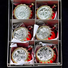 Lade das Bild in den Galerie-Viewer, 6 mundgeblasene Reflexkugeln / rot glänzend á 7 cm Mundgeblasene Weihnachtskugel Kunsthandel Rueckeshaeuser