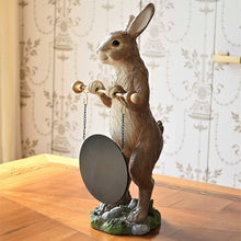Lade das Bild in den Galerie-Viewer, Großer Hase der eine Tafel hält Osterdekoration Kunsthandel Rueckeshaeuser