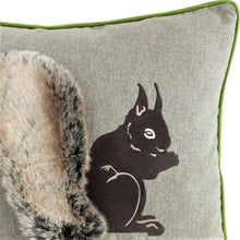 Lade das Bild in den Galerie-Viewer, Kissen "Eichhörnchen Markus" 45 x 45 cm Kissen Kunsthandel Rueckeshaeuser
