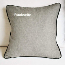 Lade das Bild in den Galerie-Viewer, Kissen "Eichhörnchen Markus" 45 x 45 cm Kissen Kunsthandel Rueckeshaeuser